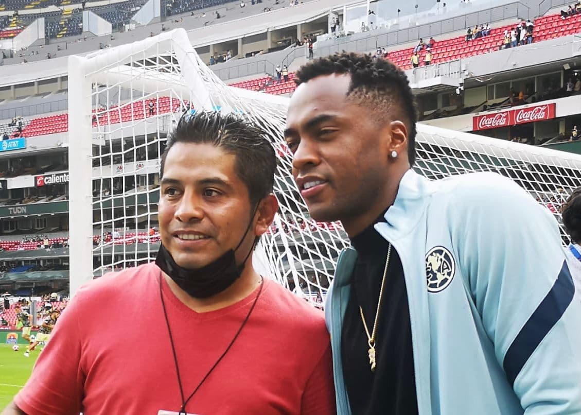 Renato Ibarra en el Estadio Azteca