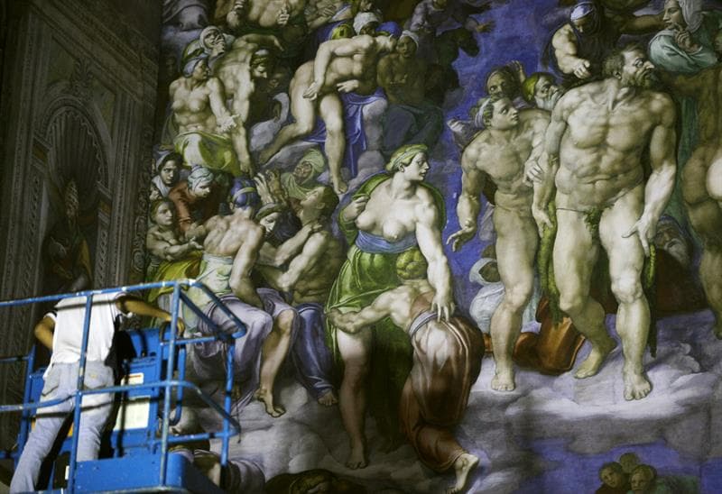 "La idea surgió con mi hermano hace dos años dentro de la Capilla Sixtina. Cuando entramos vimos esta belleza y dijimos, 'podemos replicarla, claro que podemos replicarla en México'. Ahí fue cuando creció el sueño", dijo el director y productor de la obra a AP. (Foto: EFE)