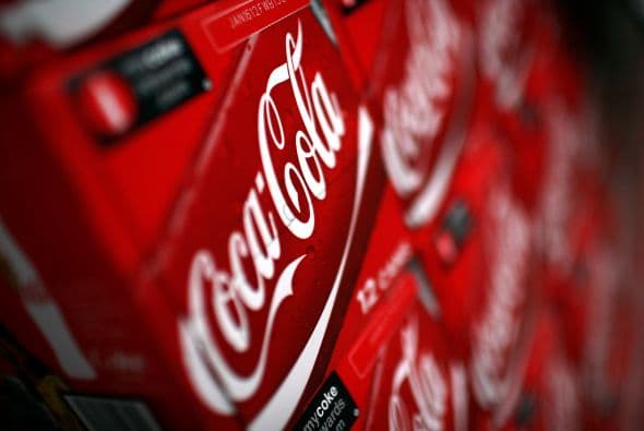 La firma Coca-Cola trasladó el jueves su fórmula secreta por primera vez en 86 años, de una bóveda bancaria a una nueva caja fuerte en exhibición en su museo.