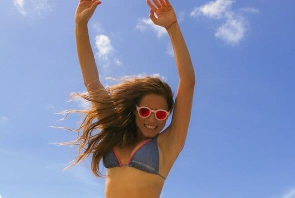 Fotos sexys de Lola en bikini.