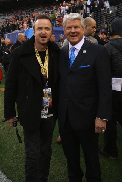 Aaron Paul y Jimmy Johnson Mira aquí los videos más chismosos.