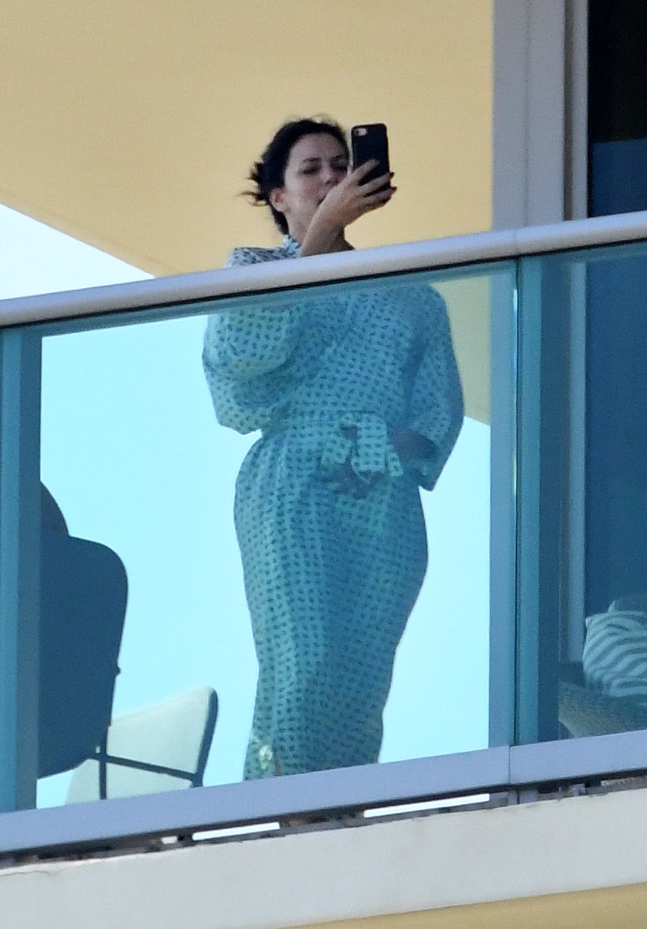 De acuerdo a la revista 'Hola', la protagonista de la serie 'Esposas desesperadas' tiene cuatro meses de embarazo y está esperando un niño que nacerá en junio del 2018.