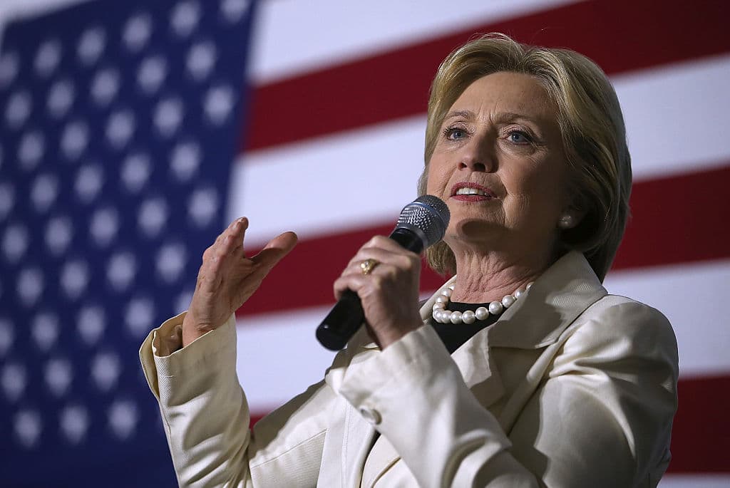 Hillary Clinton, al empezar el debate de Brooklyn