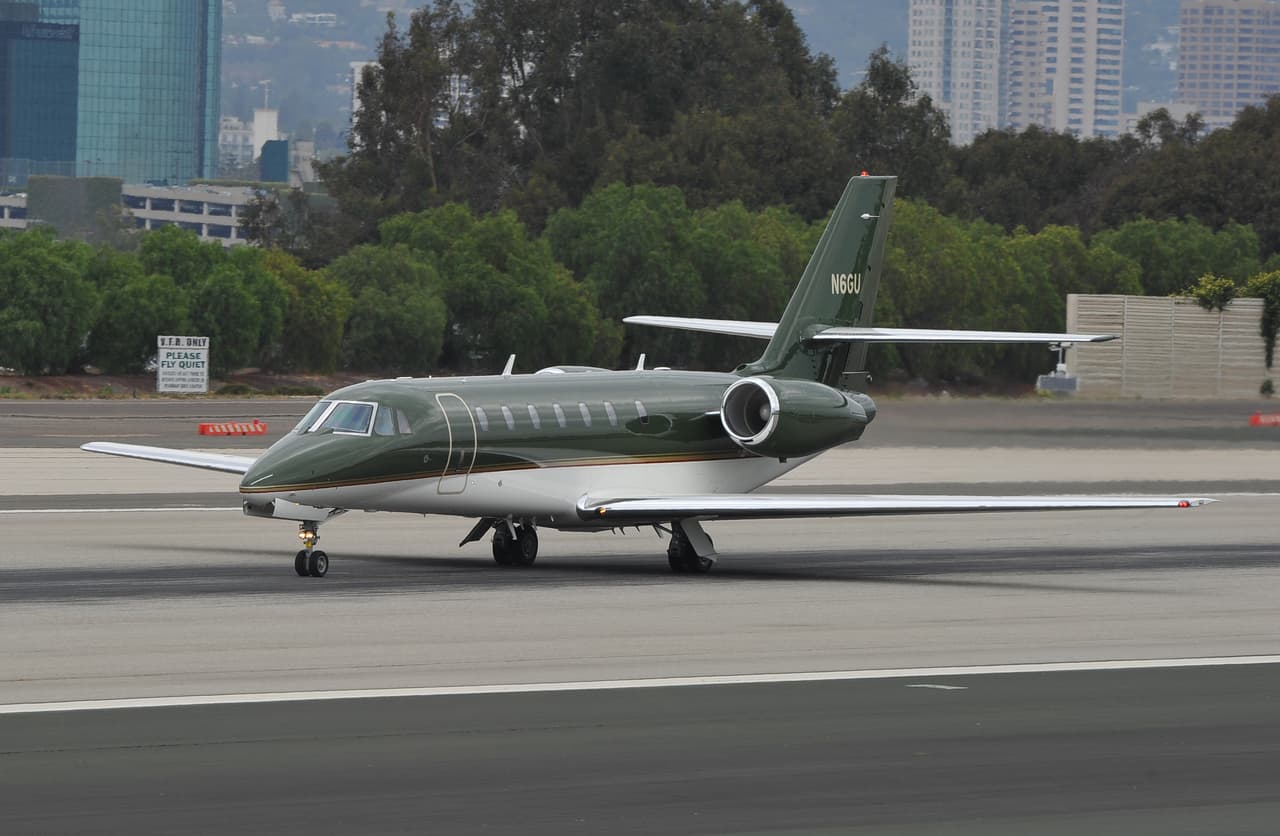 Y un fanático de los aviones históricos especialmente.