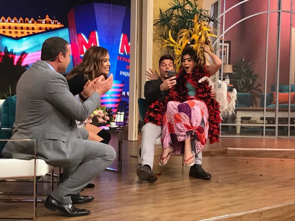 Ricky accedió a tomarse la 'selfie' del recuerdo.