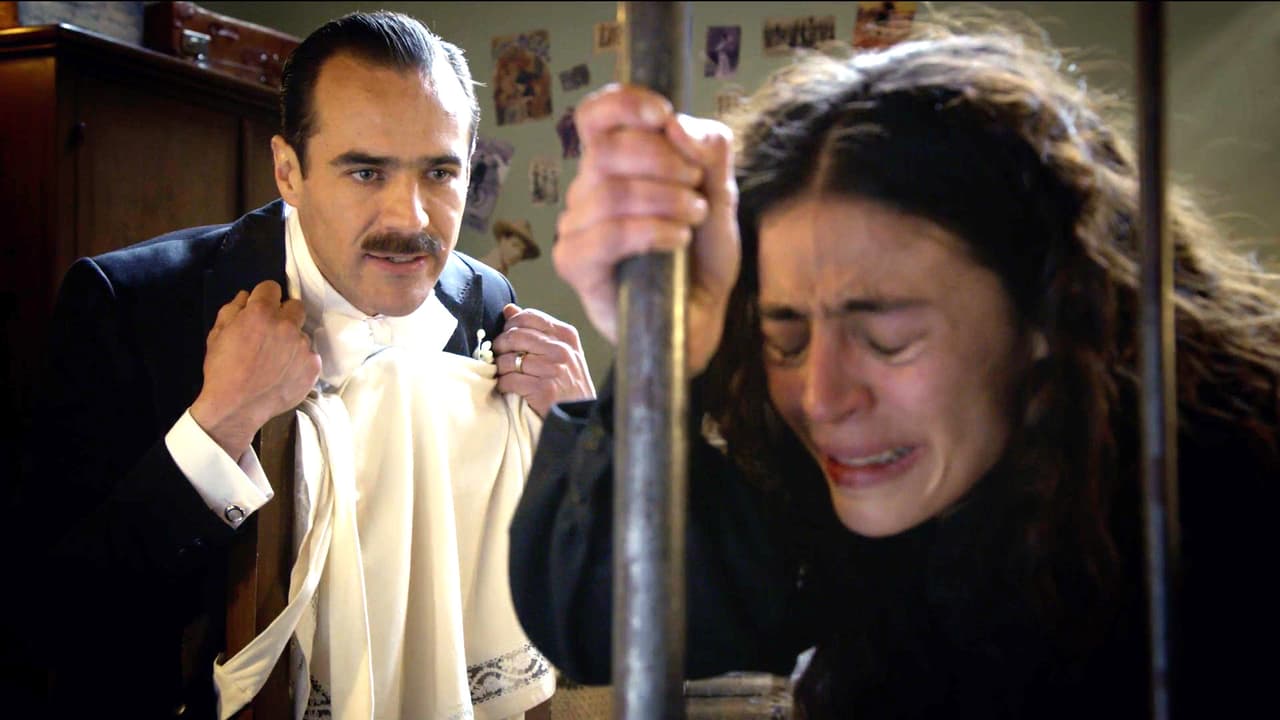 ¡No tienes corazón! Eres capaz de todo con tal de conseguir lo que quieres. ¡Deseas recuperar la carta con el gran secreto de los Alarcón! Y lo lograste, ¡se la quitaste a Belén!