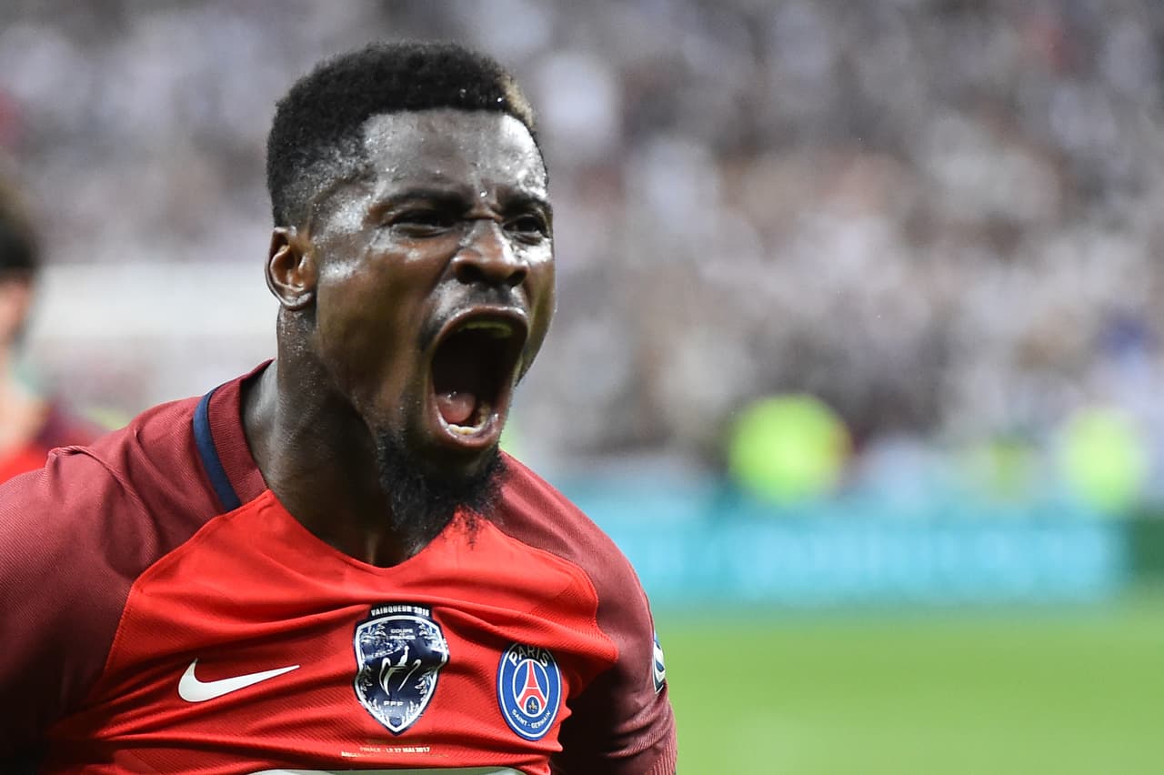 Ahora bien, la llegada de 'Ney' al PSG provocaría algunas salidas para cuadrar las finanzas. Serge Aurier saldría del club francés para jugar con el Chelsea.