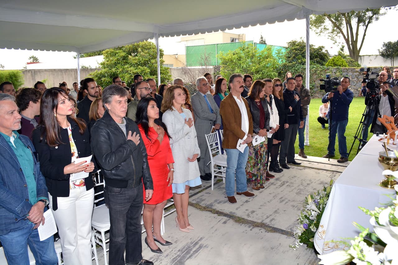 Pero dejo en claro que su historia no está basada en la biografía de nadie.