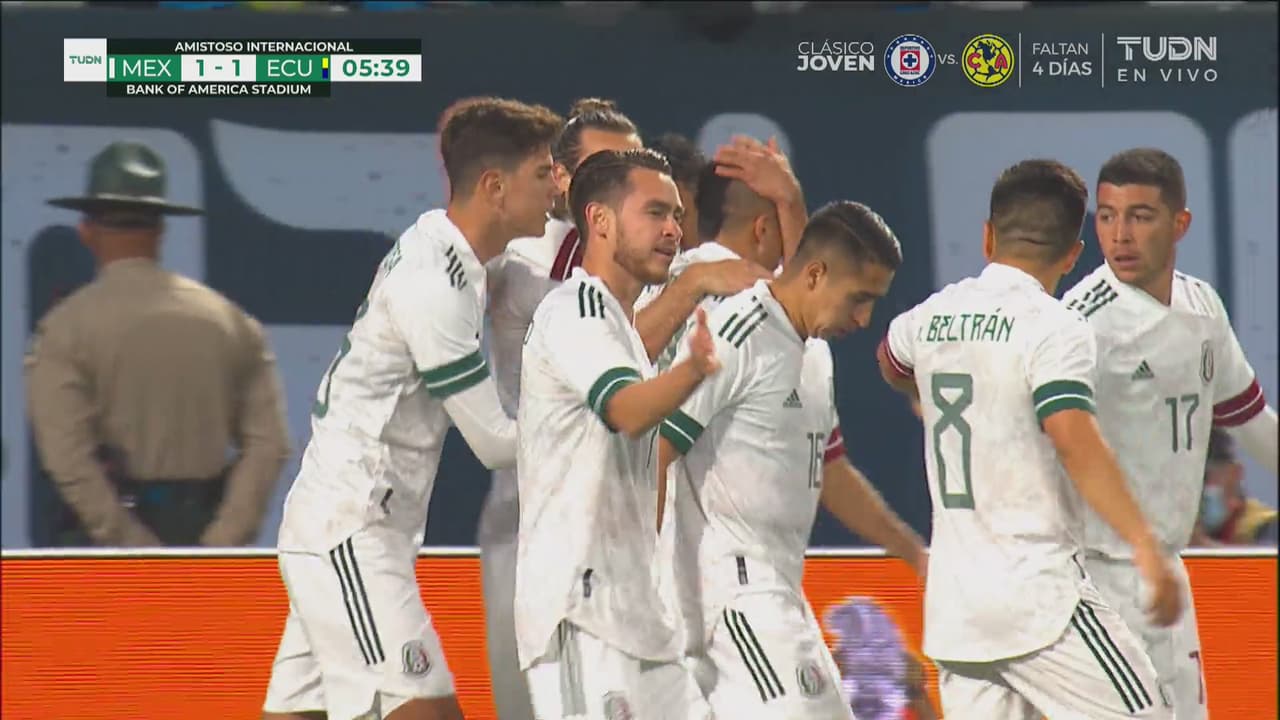 ¡Y sí se tiró de cabeza! Asistencia de Santi y Alvarado empata 1-1