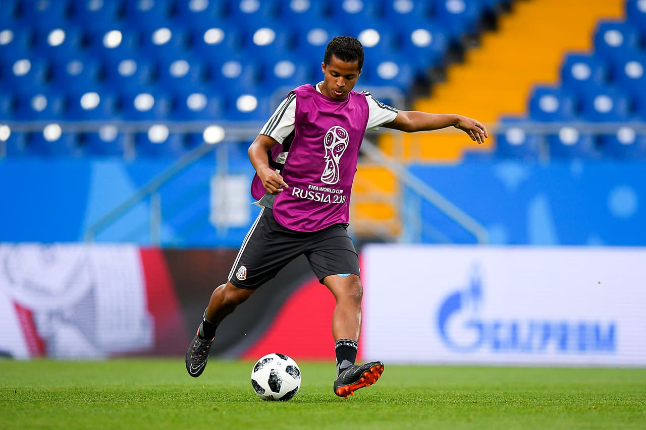 Giovani Dos Santos aún busca llegar a su mejor forma para ser una de las alternativas del equipo.