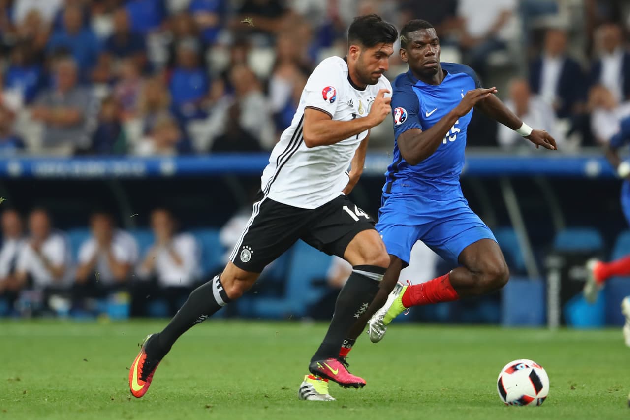Pero Emre Can también sabe jugar en el círculo central, cumpliendo la función ida-vuelta de Bastian Schweinsteiger.