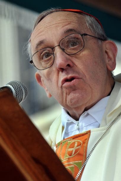 Francisco I está considerado un hombre dialogante y moderado, amante del tango e hincha del equipo de fútbol San Lorenzo.