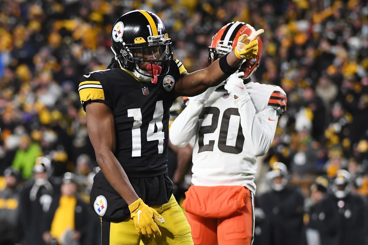 Pittsburgh tenía que vencer a los eliminados Browns para mantenerse con vida en la temporada y lo lograron con una destacada actuación de Najee Harris.