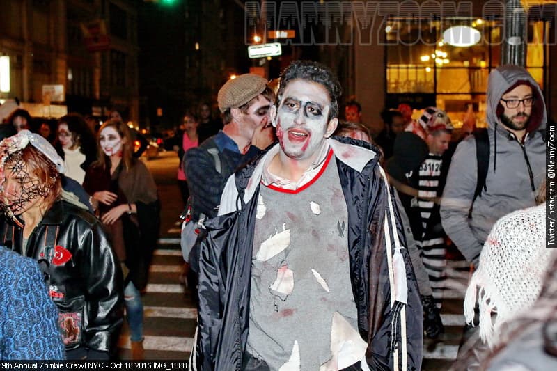 La ciudad de Nueva York se llenó de zombies en el Zombie Crawl 2015.