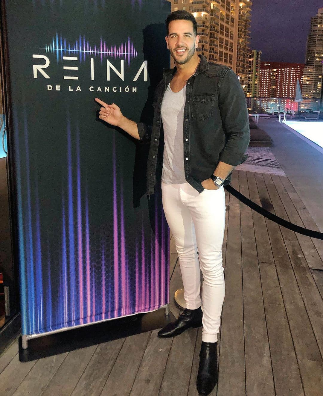 Después de haber recargado batería no dudó en compartir que estaba pendiente del estreno del programa de Univision, Reina de la Canción.