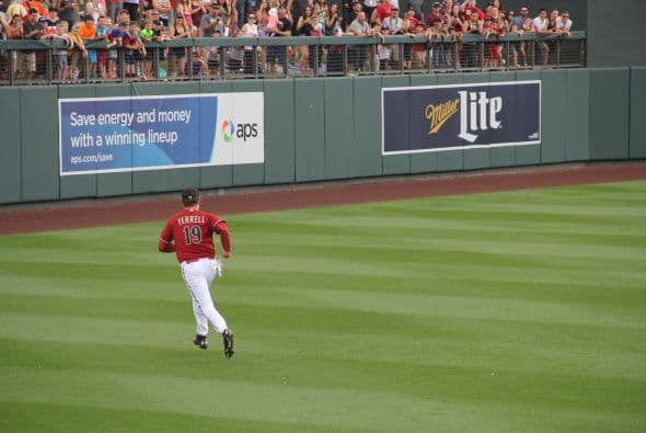 ¡El famoso comediante Will Ferrell se lució jugando con 10 equipos diferentes de la MLB  en cinco partidos del Spring Training en un solo día! Mientras los fans le hacían porras al comediante, éste les hacía bromas desde la cancha. Su hazaña fue grabada para una producción televisiva que será transmitida por HBO a finales de año.