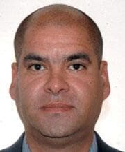 <h3 class="cms-H3-H3">José Samark López Bello</h3>
<br>
<br>Este venezolano de 45 años es buscado tras el derribo de 
<a href="https://www.ice.gov/most-wanted/lopez-bello-samark-jose" target="_blank">una compleja operación de evasión de sanciones internacionales y lavado de dinero. </a>
<br>
<br>López ayudó financieramente al narcotraficante Tareck Zaidan El Aissami Maddah para que pudiera traficar estupefacientes. 
<br>
<br>Durante más de dos años, López y otros defraudaron al gobierno de los EEUU al participar en transacciones prohibidas por la ley.
<br>
<br>El Departamento de Estado ofrece una recompensa de 5 millones de dólares por información que conduzca a su arresto y condena.