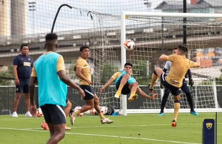 Los Pumas de la UNAM entrenan a su máximo en San Antonio, Texas.