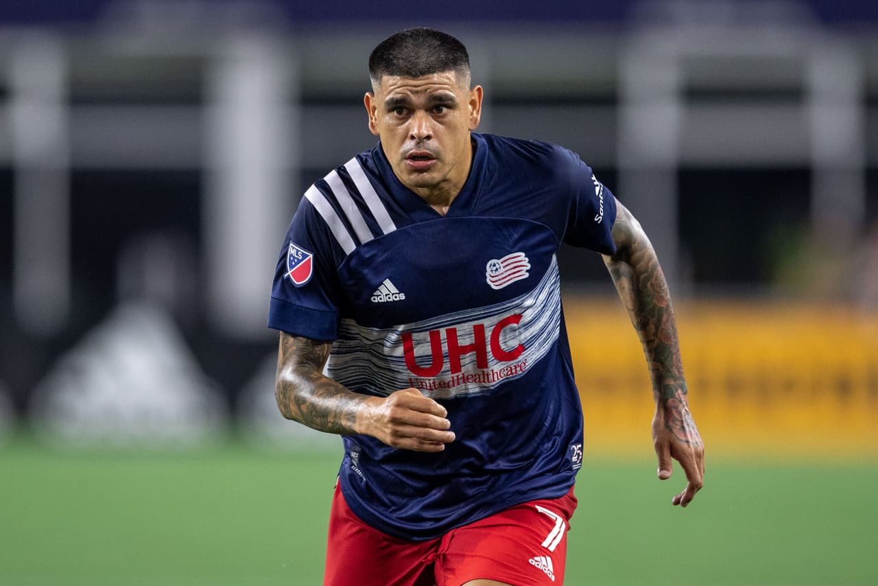 Con 15 goles y 9 asistencias del argentino, el atacante del conjunto de las afueras de Boston fue uno de los que consolidó al equipo como el mejor de la Conferencia Este.
<br>