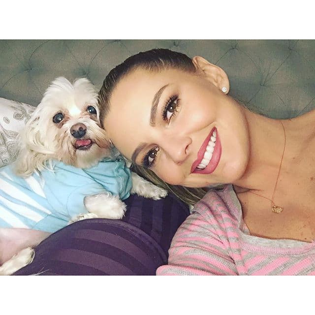 Aunque es muy cuidadosa cuando habla de su vida privada, esta vez ya aceptó que tiene a un galanazo a su lado.