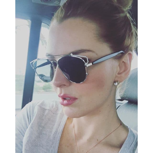 Sobre si está enamorada, la artista se limitó a expresar que se encuentra muy feliz. "Vamos a ver, ojalá sea para bien y feliz, ahora muy tranquila, relajada y con muchos proyectos positivos", afirmó.