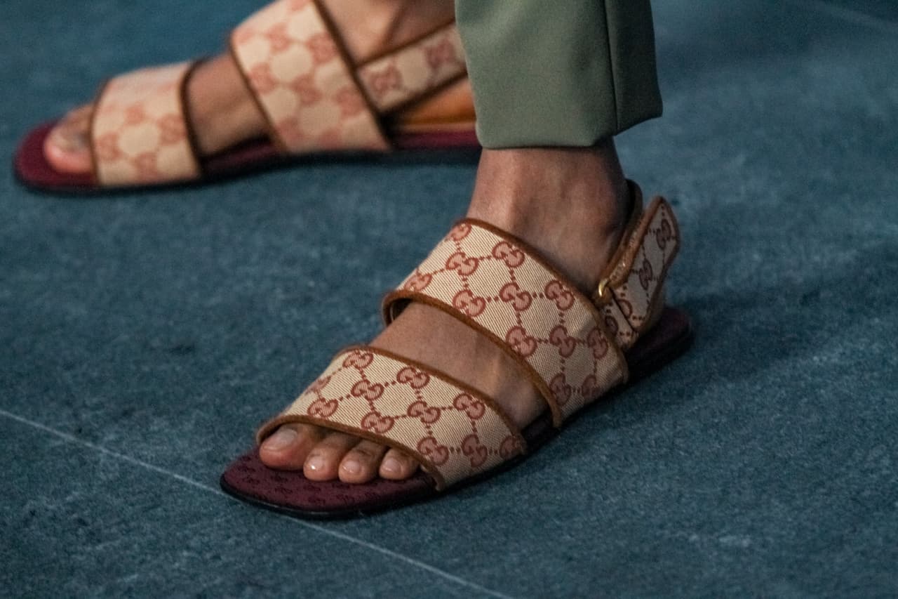 Sus sandalias dejaron claro que él iba a disfrutar la frescura de Miami.