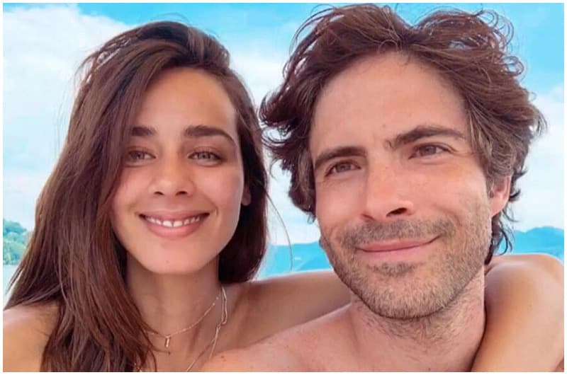 Dos meses después la actriz anunció que efectivamente ya no eran novios, pero negó que fuera porque ella ahora tenía una novia, como se especuló: “Él y yo habíamos terminado desde hace mucho tiempo. Es verdad que ya terminamos”, señaló la protagonista de La Bella y Las Bestias para 
<a href="https://www.youtube.com/watch?v=vwE9AduKXwk" target="_blank">'Sale el sol'.</a>