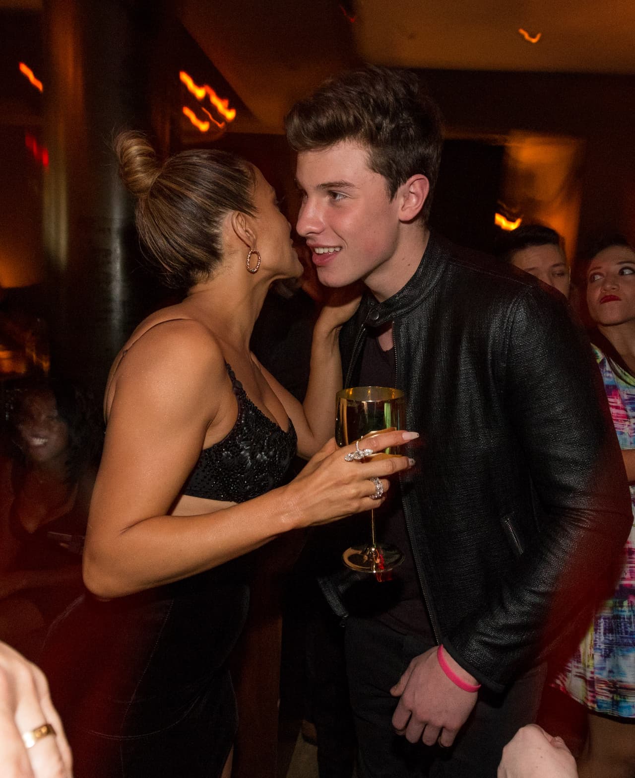 ¿Secretitos? Esta chica sí que se la pasa súper.