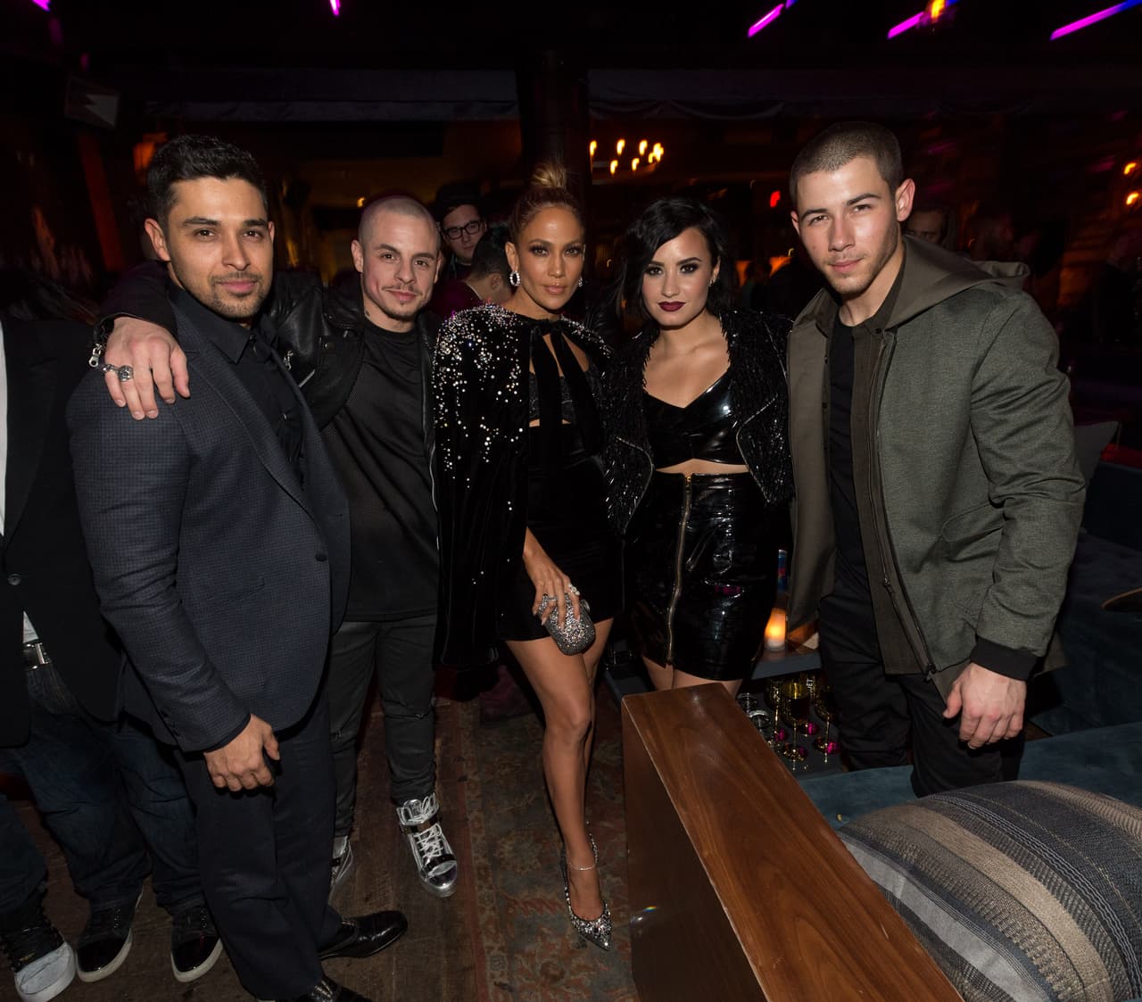 Demi Lovato y Nick Jonas, también estuvieron por ahí.