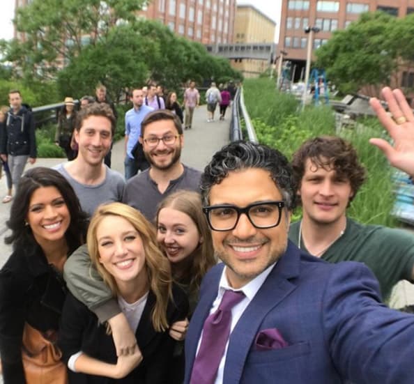 Además de estar en un gran momento personal, Camil ha logrado abrirse paso profesionalmente. El actor participa actualmente en la serie estadounidense 'Jane the Virgin'.