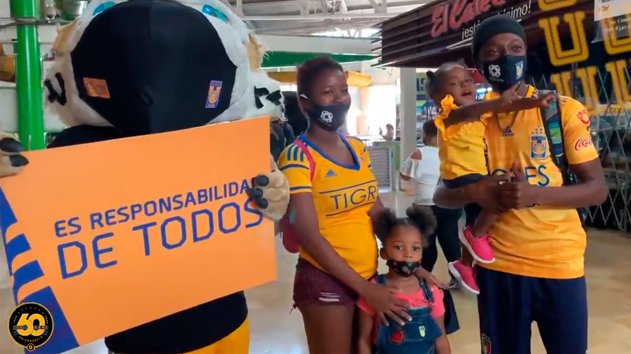 Tigres cumplidores... salieron a repartir cubrebocas en Monterrey
