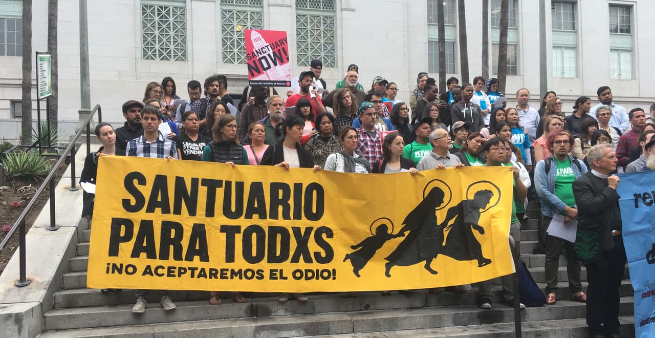 El fondo para defender a los indocumentados no ha recibido aún ni un centavo de Los Ángeles, reclaman activistas