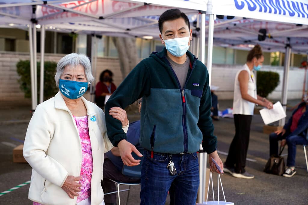 "Hay 
<a href="https://www.irs.gov/es/newsroom/eitc-awareness-day-important-changes-mean-more-people-qualify-for-credit-that-helps-millions-of-americans" target="_blank">cambios importantes en el EITC</a> que ayudarán a que este crédito llegue a más familias trabajadoras este año," dijo Chuck Rettig, Comisionado del IRS. "Instamos a las personas potencialmente elegibles para este valioso crédito a que revisen las directrices; cada año muchas personas lo pasan por alto y dejan dinero sobre la mesa".