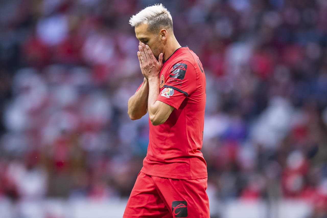 El Dedos tuvo una muy clara pero la puso en el poste.