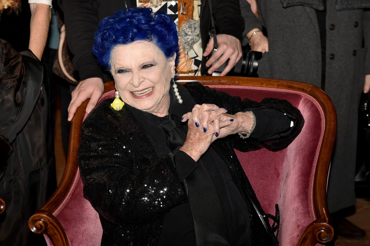 <b><a href="https://www.univision.com/famosos/el-luto-por-lucia-bose-es-mundial-desde-sus-casas-los-famosos-abrazan-virtualmente-a-miguel-bose-fotos" target="_blank">La legendaria actriz murió</a></b> el 23 de marzo de 2020, a los 89 años. Su muerte ocurrió a consecuencia de una neumonía.