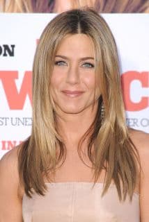 En 2016, corrieron rumores de que Aniston estaba embarazada por una fotografía que circuló en la que aparecía con el abdomen inflamado, pero ella se hartó de los comentarios y publicó una respuesta en una carta abierta en The Huffington Post.