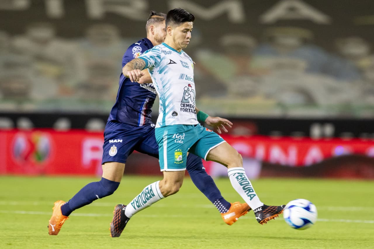 Con goles de Jesús Sánchez, José Macías y Alejandro Mayorga, Chivas vence 1-3 a León de visita y se adueña de los puntos. Chivas avanza hasta la posición número 11 y León se queda en el sótano con la quinceava plaza con cuatro unidades.