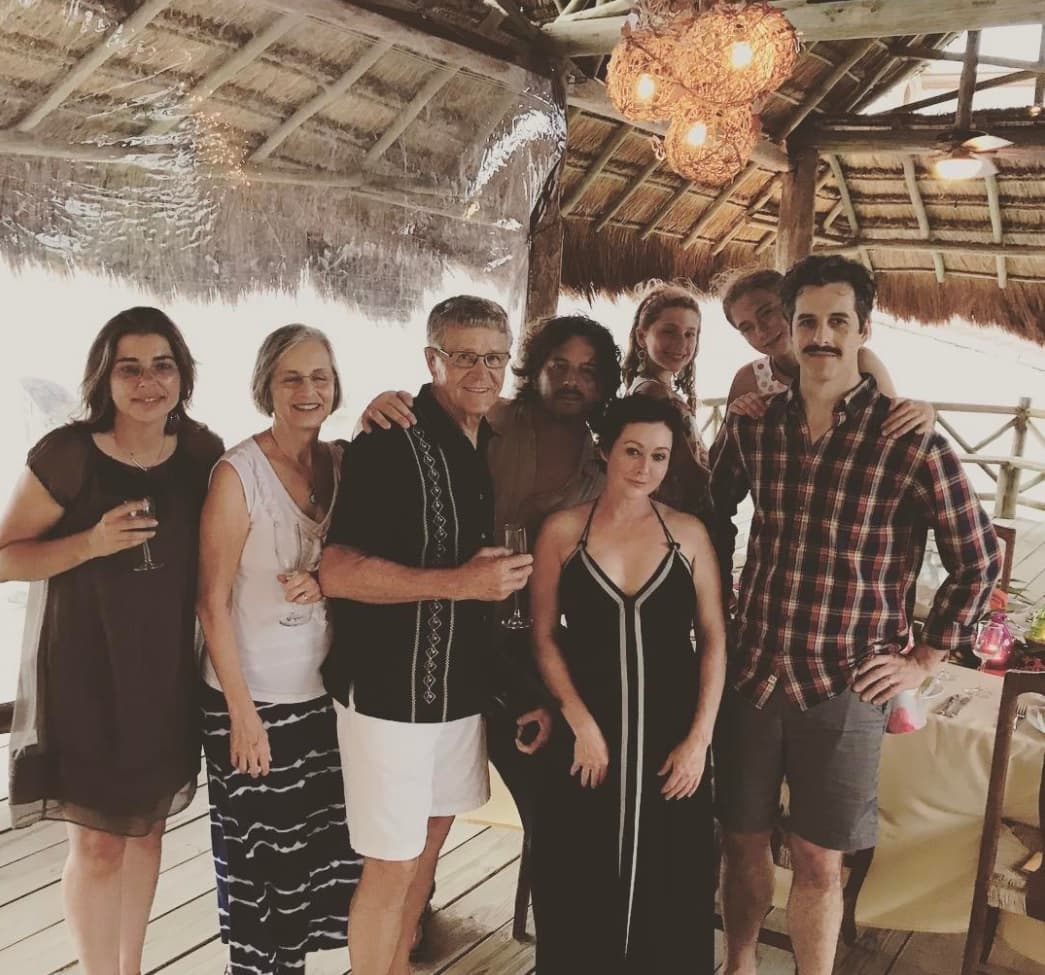 Shannen Doherty y su familia en México.