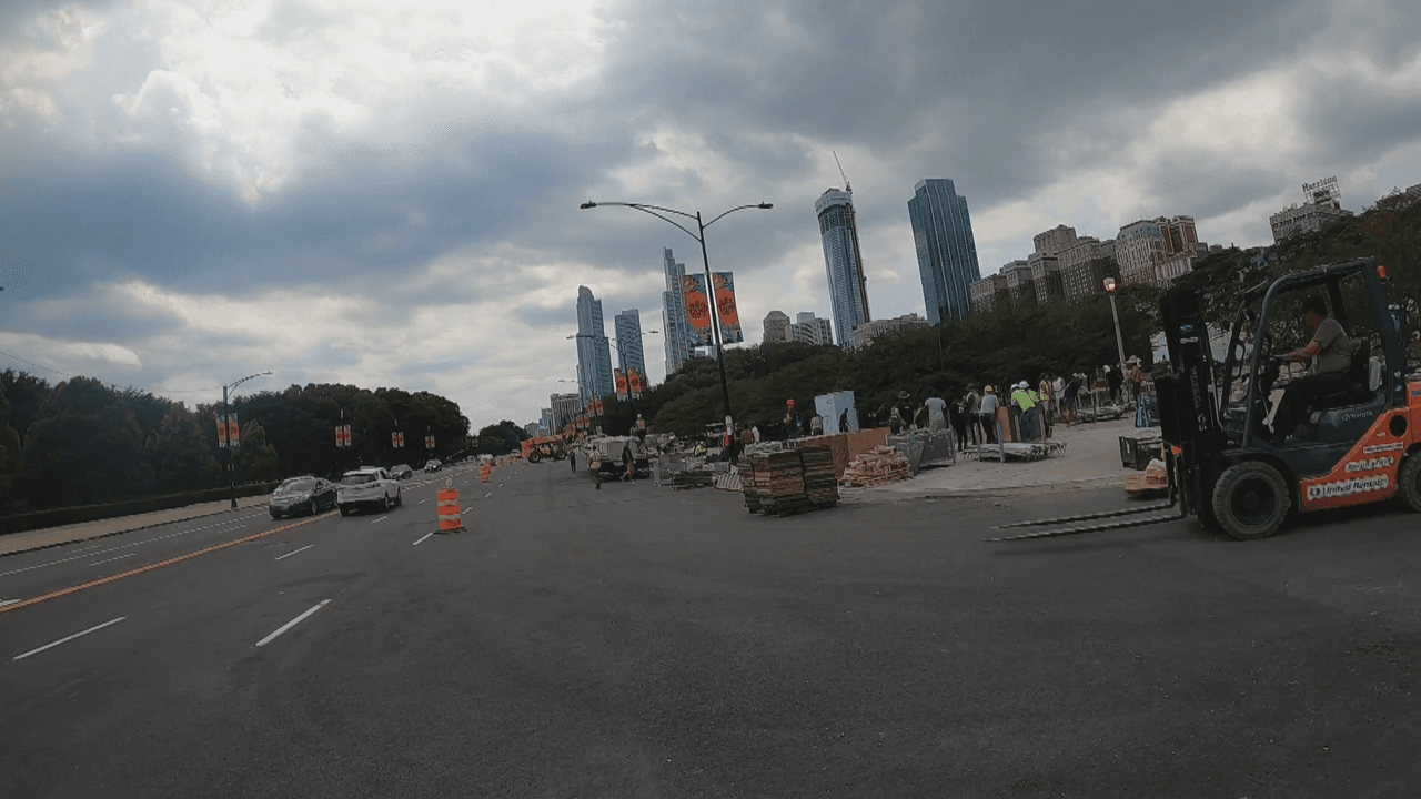 Columbus Drive está cerrada por labores de desmontaje de la carrera Nascar.