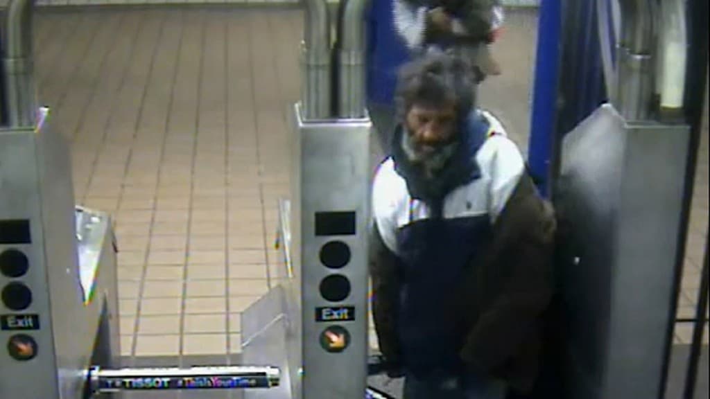 Madre ciega es asaltada frente a su hija en el subway en Manhattan
