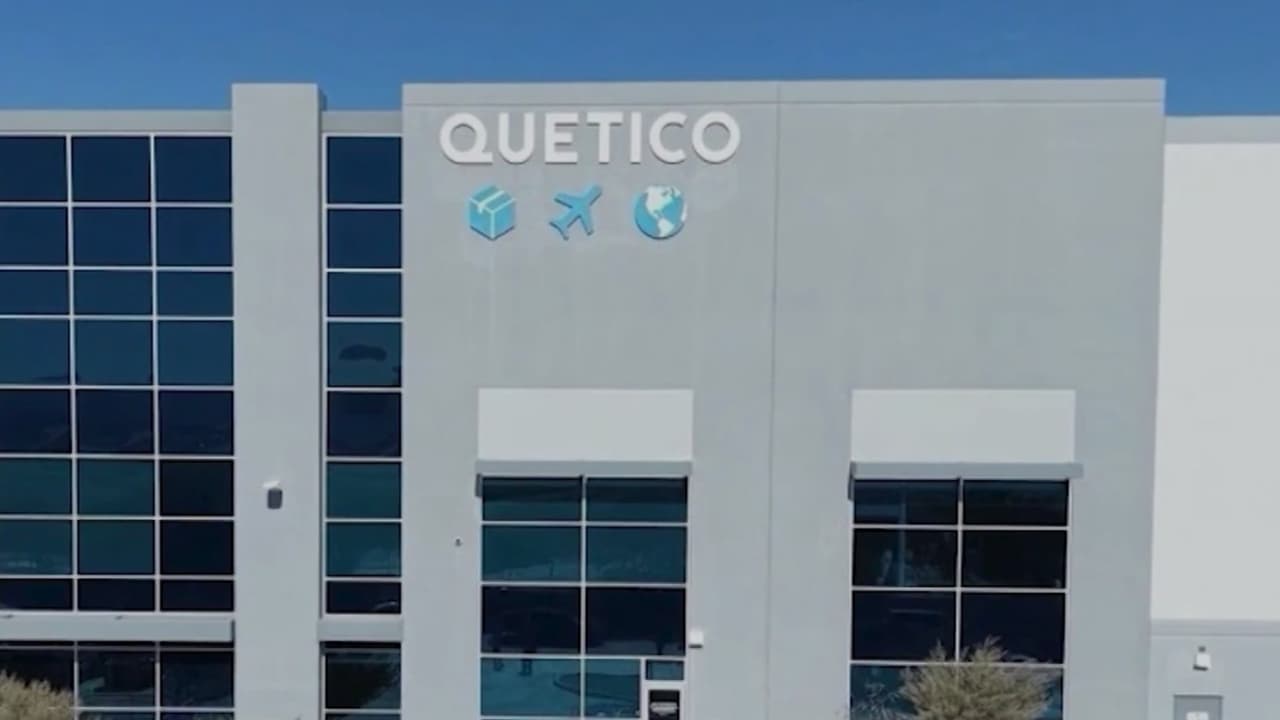 Empleados denuncian retención tras rumor de llegada de ICE a almacén de Arizona