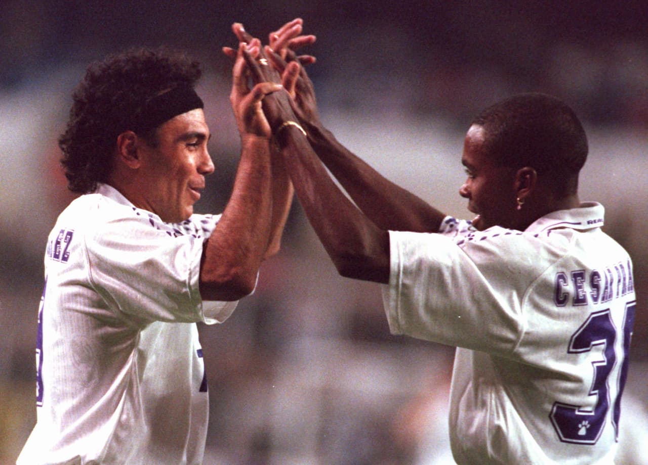 Levantó cinco Ligas, dos Copa del Rey y tres Supercopas de España y una Copa de la UEFA (Europa League).