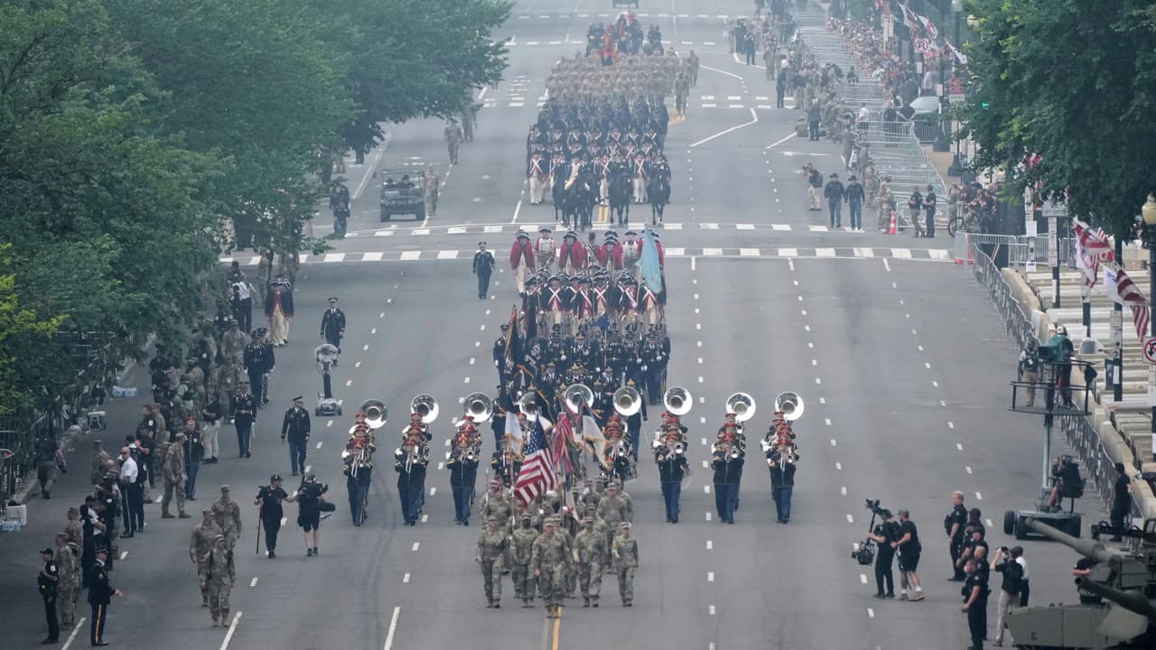 Desfile militar en Washington D.C. culmina con más de 30 emergencias médicas
