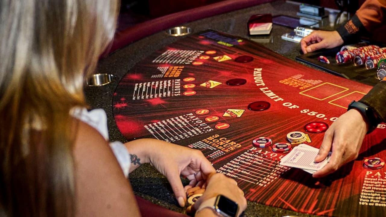 Mujer de NJ apuesta 5 dólares y se convierte en millonaria