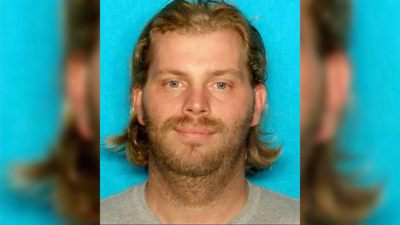 Se busca por seis cargos de pornografía infantil en hechos ocurridos al norte de Houston