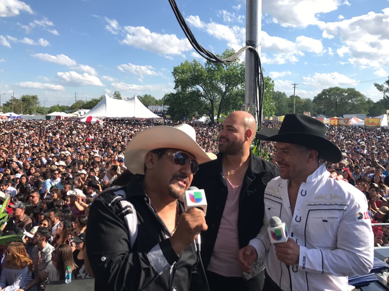 Para Raúl 'El Pelón', Carla Medrano y El Feo será muy difícil borrar de sus mentes lo vivido en la ciudad de los vientos después de este gran evento al lado de La Arrolladora Banda El Limón, Gerardo Ortiz, Calibre 50 y más.
