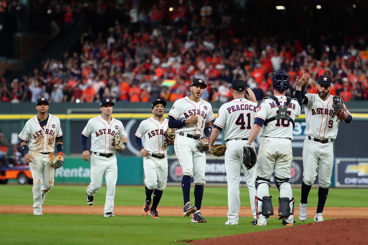 Los Astros de Houston tomaron ventaja de 2 juegos a 1 al vencer a los Dodgers de Los Angeles en el Juego 3 de la Serie Mundial.