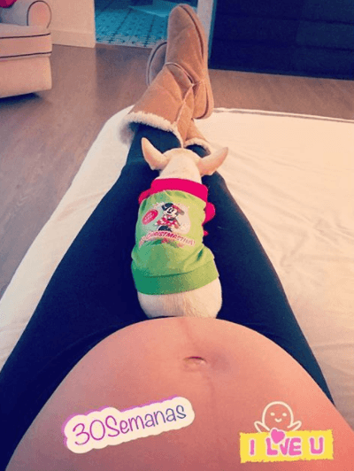 Esta es la pancita de Cristy Bernal con 30 semanas de embarazo. Este bebito ya lucía muy grande.