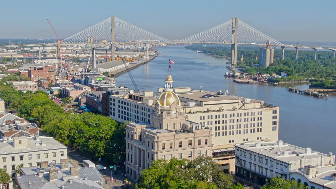 <b>Savannah: </b>El alcalde de Savannah, Van Johnson, emitió una
<a href="https://www.univision.com/local/atlanta-wuvg/ordenan-el-uso-obligatorio-de-mascarillas-en-una-ciudad-de-georgia-impondran-500-de-multa-a-quien-no-cumpla">orden de emergencia haciendo obligatorio el uso de máscaras en público.</a>
<br>
<br>Quienes se nieguen a cumplir podrían enfrentar multas de $ 500.
<br>