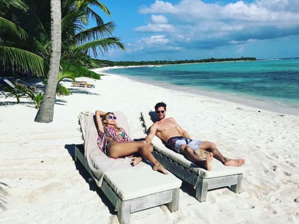 Este par de famosos recibirán el 2018 en estas playas donde han vivido
<b><a href="https://www.univision.com/programas/novelas/angelique-boyer-y-sebastian-rulli-son-amantes-de-la-aventura-y-estas-fotos-lo-prueban-fotos">inolvidables experiencias</a></b>.